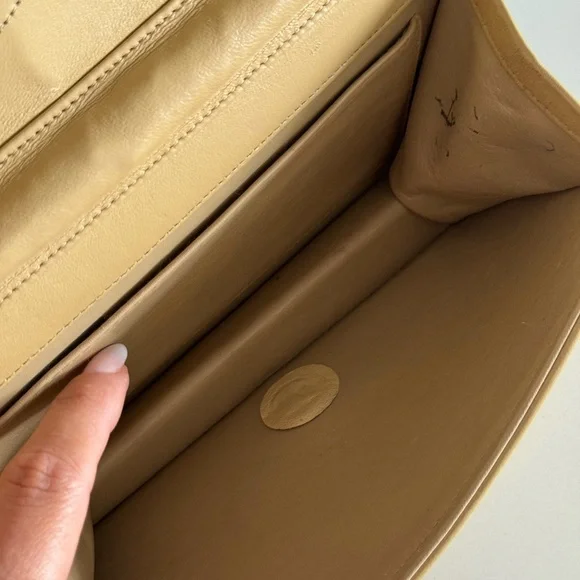 *SOLD** Chanel Vintage Nude Full Flap w/ 24kt Gold Plated Hardware - Picture 9 of 15